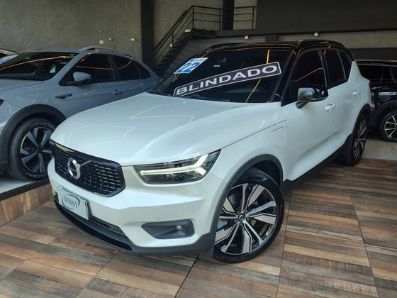 VOLVO XC40 1.5 T5 RECHARGE R-DESIGN GEARTRONIC